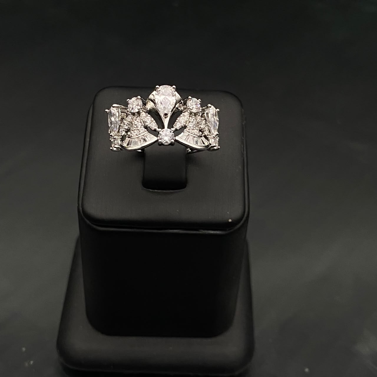 Silver-Finish Floral Zircon Jewelry Set 5
