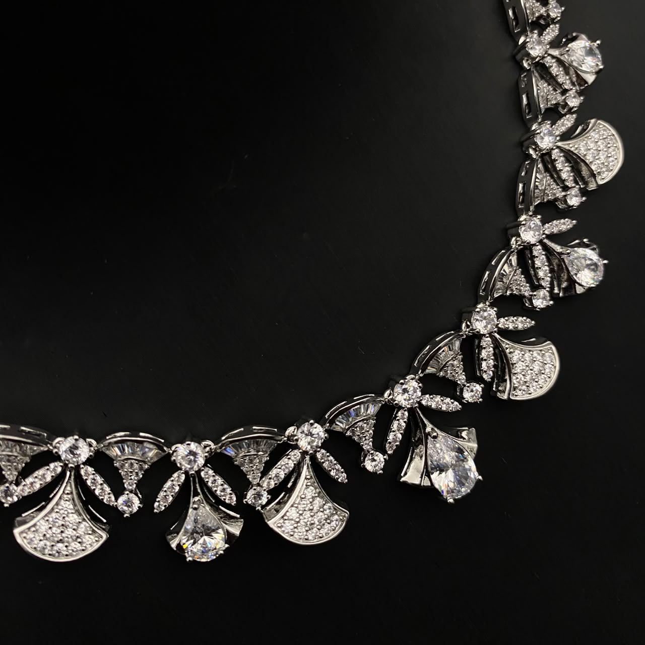 Silver-Finish Floral Zircon Jewelry Set 3